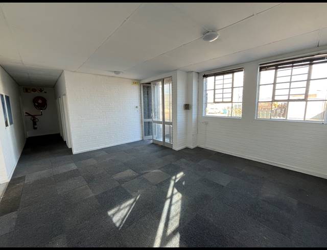 300M² WAREHOUSE TO LET IN MAITLAND